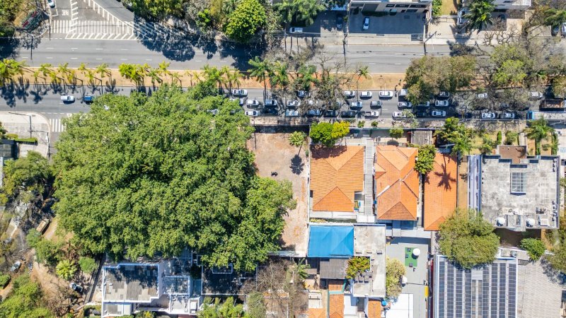 Terreno à venda no bairro Jardim Paulista em São Paulo/SP | Alto Padrão / Luxo
