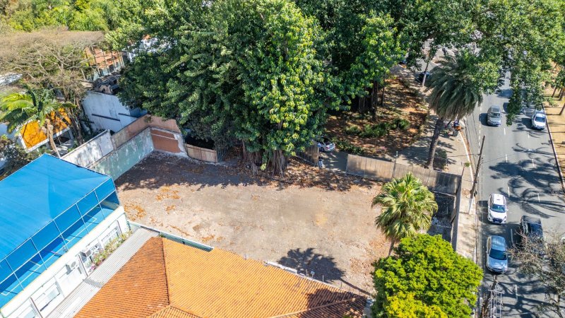 Terreno à venda no bairro Jardim Paulista em São Paulo/SP | Alto Padrão / Luxo