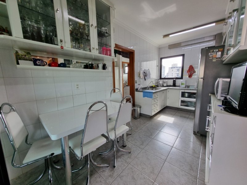 Apartamento à venda no bairro Chácara Inglesa em São Paulo/SP | 3 quartos, 3 suítes, 3 vagas | 230m² | Alto Padrão / Luxo