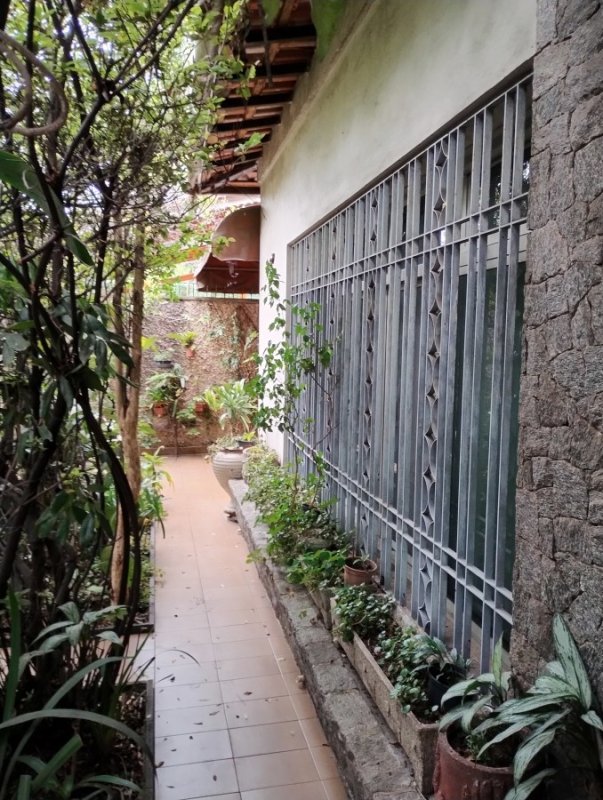 Casa à venda no bairro Chácara Inglesa em São Paulo/SP | 3 quartos, 3 vagas | 180m² | Alto Padrão / Luxo